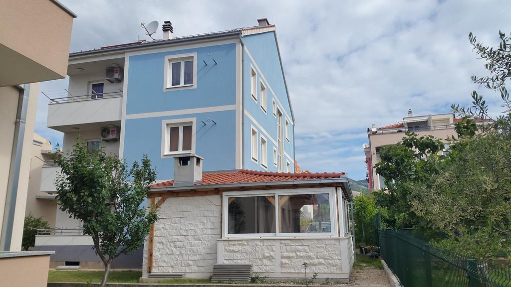 Apartments Villa Karlo Каштела Экстерьер фото